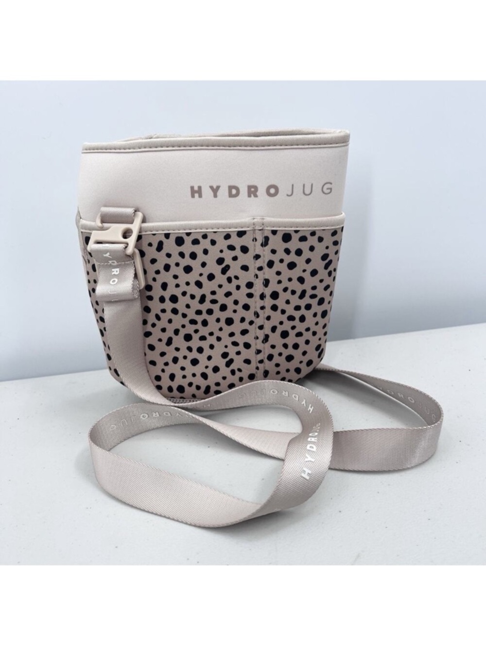 Hydro Jug 73 Oz Beige Black Spotted Print Sleeve With Carrying Strap